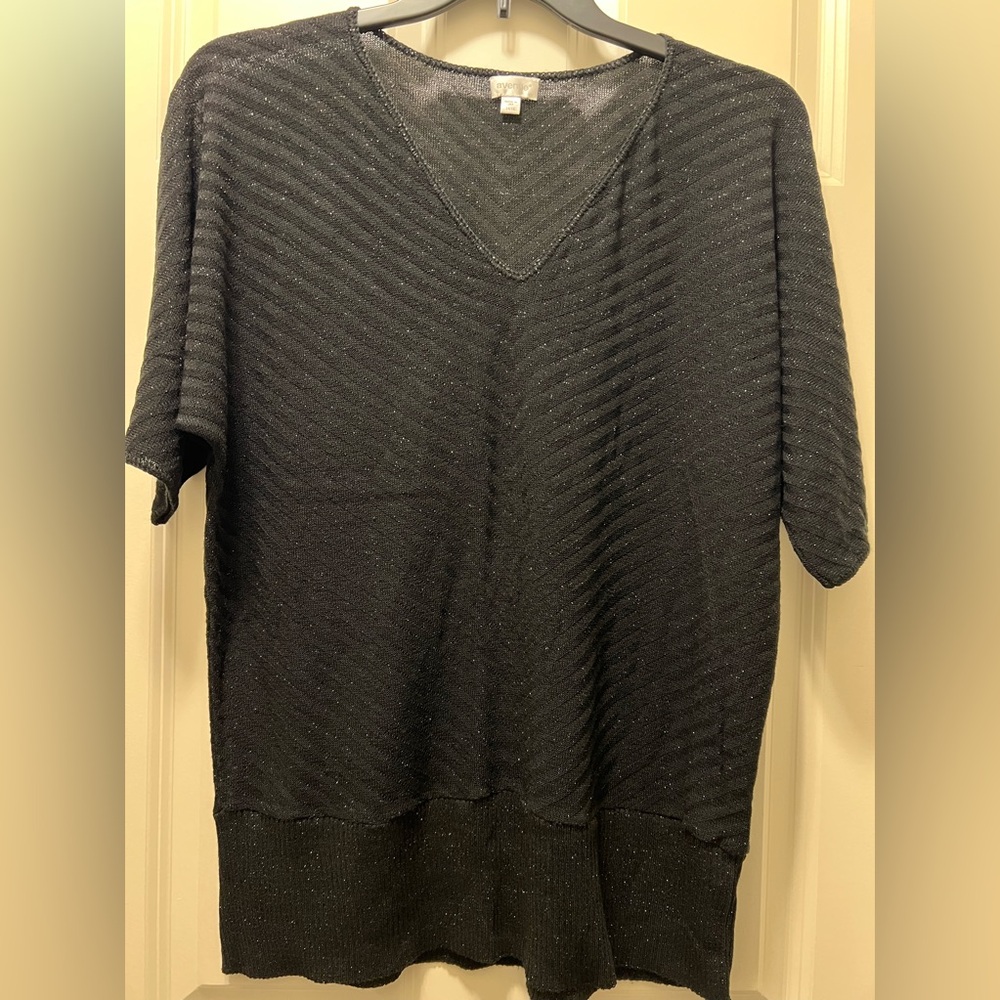 Pre-LOVED Avenue lightweight metallic sweater. Size 14/16. GUC.